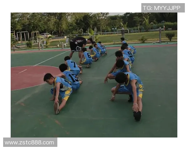 足球巨星携手开创乌鲁斯品牌 引领运动与时尚潮流新风尚